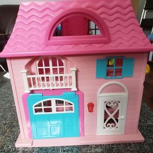 Pretty Pink Doll House